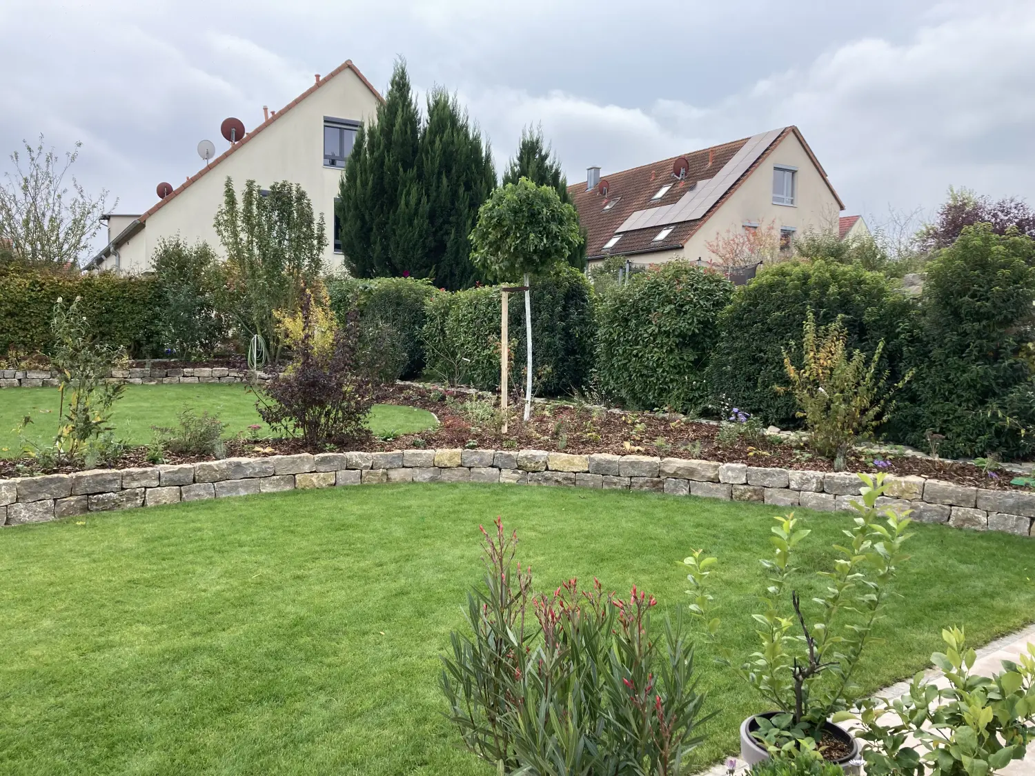 Krenzel - Garten und Landschaftsbau - Rasen und Garten Impressionen