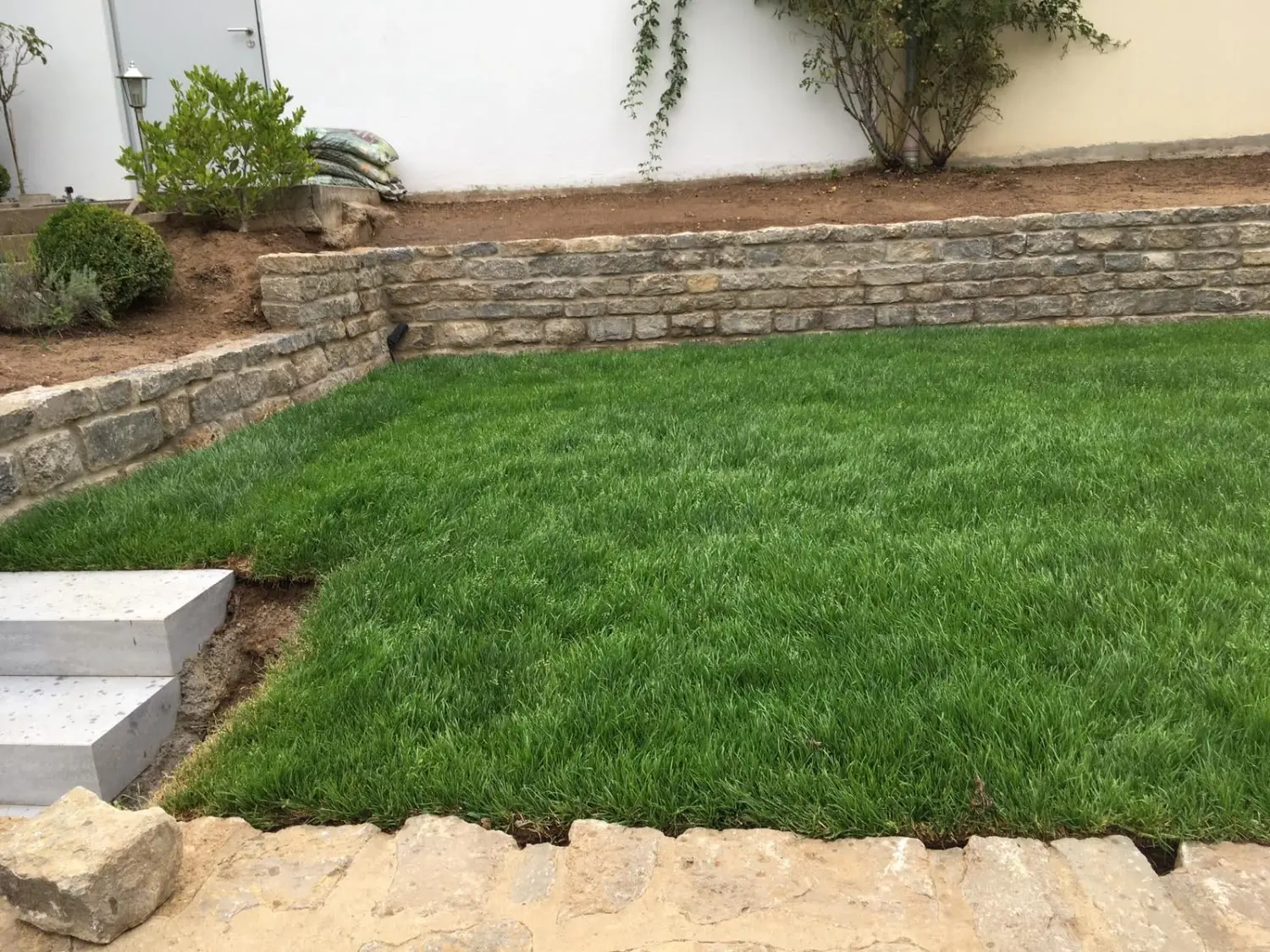 Krenzel - Garten und Landschaftsbau - Villa bekam neue Mauern