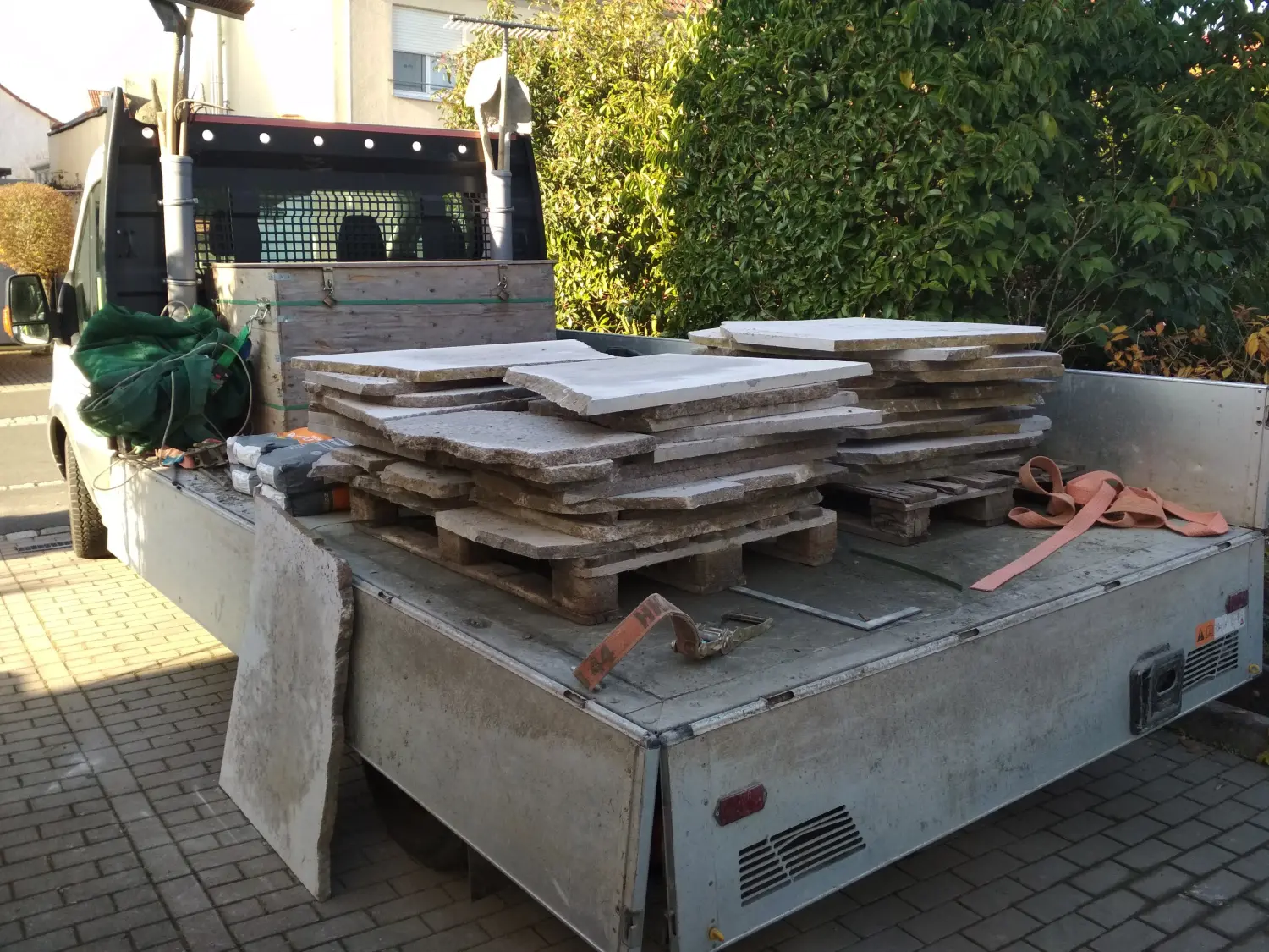 Krenzel - Garten und Landschaftsbau - Dieser kleine aber feine Garten entstand wieder an einem Reiheneckhaus.